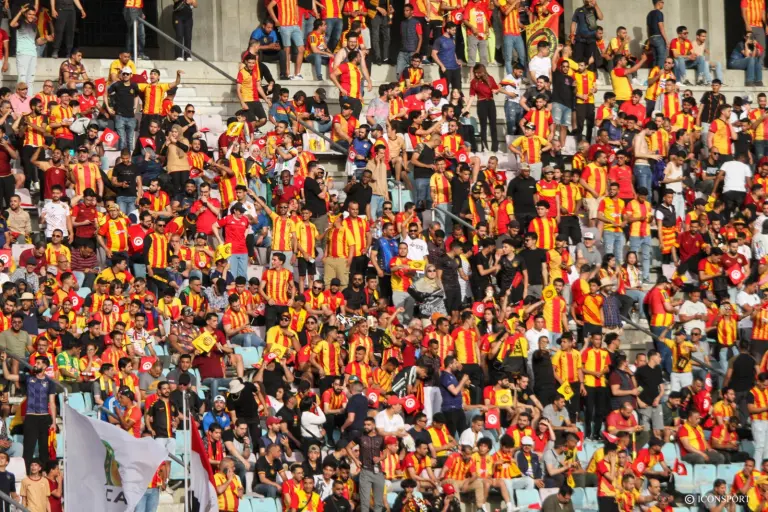 LDC CAF : Les supporters de l’ES Tunis mettent de l’ambiance à l’entraînement avant Al-Ahly
