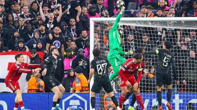 Ligue des Champions quarts retour :  Liverpool et le PSG se neutralisent à la pause (0-0)