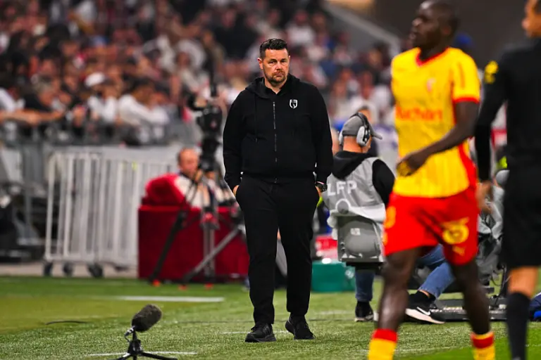 Coupe de France – Lens : Pierre Sage remporte le premier titre de sa carrière d’entraîneur