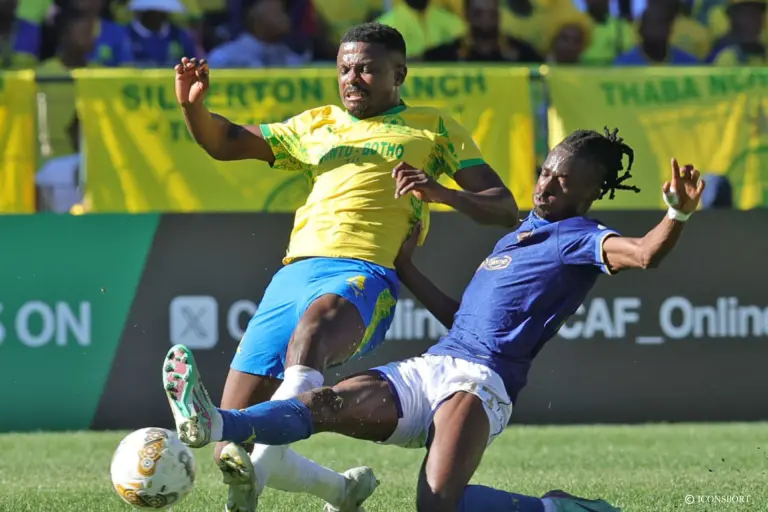 Direct Mamelodi Sundowns – AS FAR : Tashreeq Matthews, un peu court pour conclure (0-0, 30′)